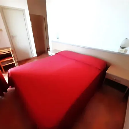 Salsedine  4 Min Da Fiera ! Hotel