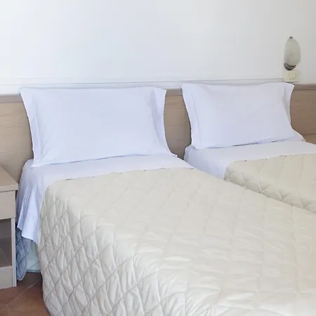 Salsedine  4 Min Da Fiera ! 3* Rimini